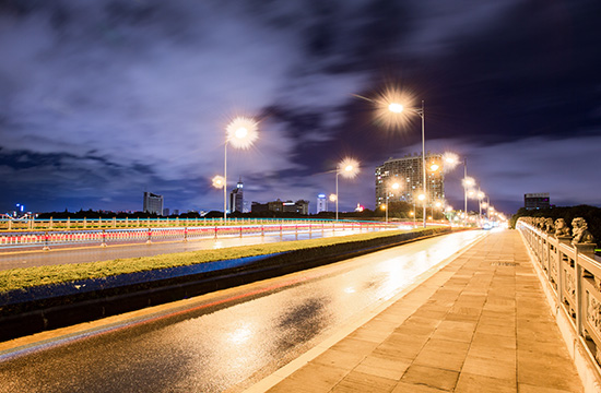 What are the usage standards for road lighting and streetlights?